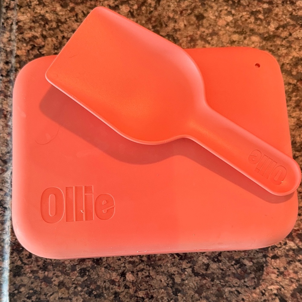Ollie Coral Food Storage Set